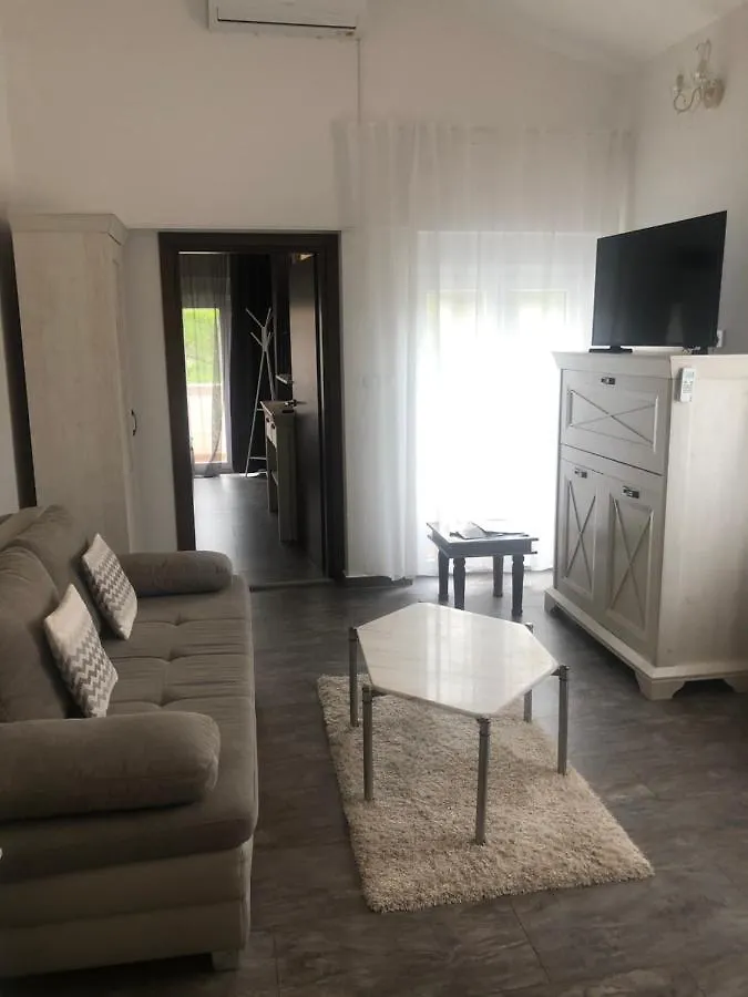 Апартаменты Grey Pearl With Free Ev Ch-Station Valbandon 0*,